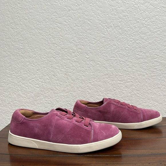 Vionic Jean Suede Slip On Comfort Sneakers  Size 8.5 - Picture 2 of 8